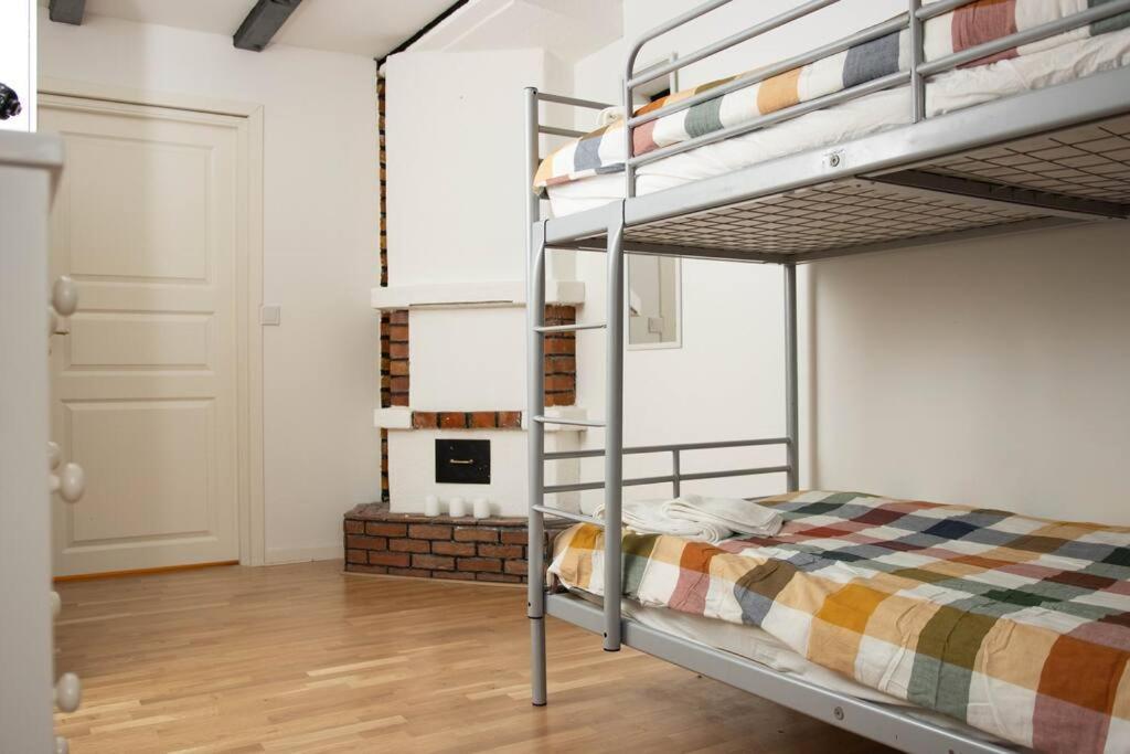 Historical Malt Factory Apartment, 6 Bedrooms, Sleeps 12 , Hot Tub Helsingborg Extérieur photo